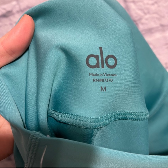 ALO Yoga Airlift 7/8 Leggings Medium - Picture 8 of 9